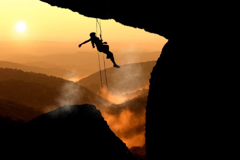 climber-courage-cliff-sunlight-mountain-woman-1638388-pxhere.com