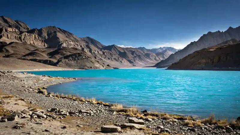 Turquoise Pangong Tso lake surrounded by Himalayan mountains in Ladakh